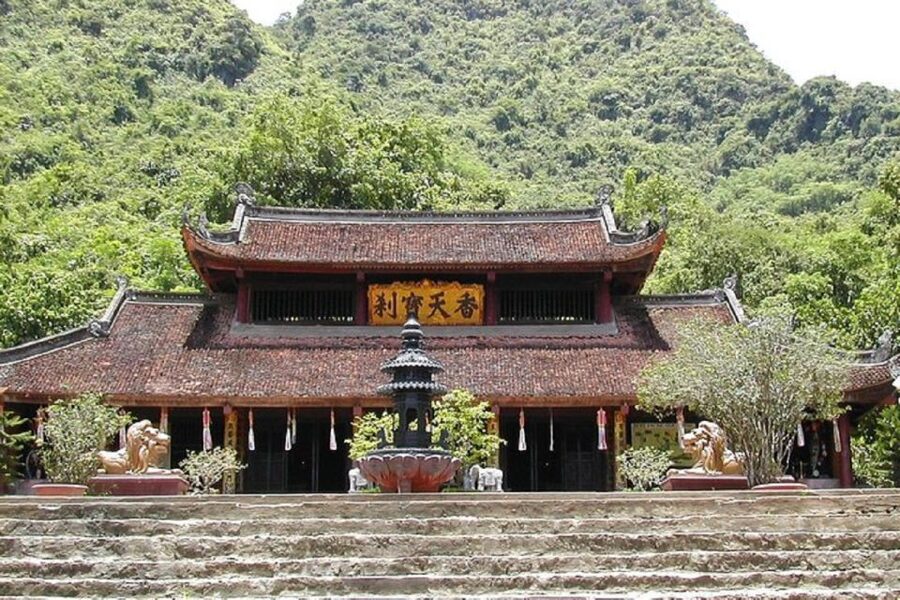 Hanoi: Perfume Pagoda - Yen Stream Boat Ride, Lunch & Cave - Thien Tru Pagoda and Time for Reflection