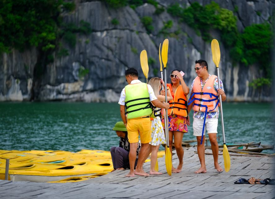 Hanoi: Roundtrip Halong Bay Islands, Caves, Kayaking & Lunch - What this one-day Ha Long Bay trip really involves