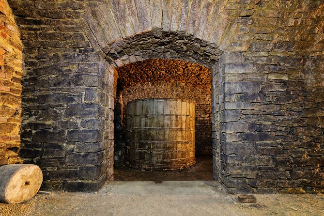 Hidden Brewery Caverns Tour in Cincinnati with Beer Tasting - Why Cincinnati’s beer story starts below street level