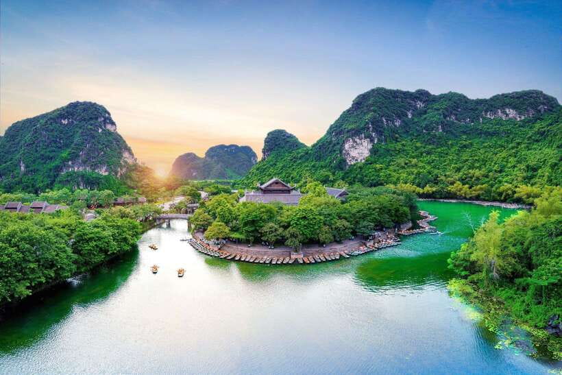 Hoa Lu Tam Coc Mua cave Day trip, best price - best selling - Tam Coc by bamboo boat for 1.5 hours