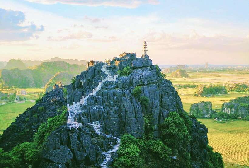 Hoa Lu, Tam Coc, & Mua Cave Day Trip with Lunch & Limousine - Who should book this tour