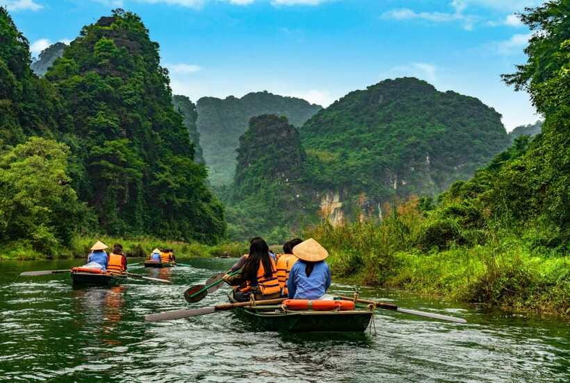 Hoa Lu, Tam Coc, & Mua Cave Day Trip with Lunch & Limousine - What the $45 price really covers