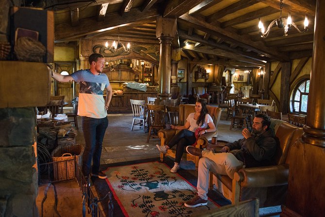 Hobbiton Movie set & Waitomo Caves Small Group Tour From Auckland - What the vehicle time is really like
