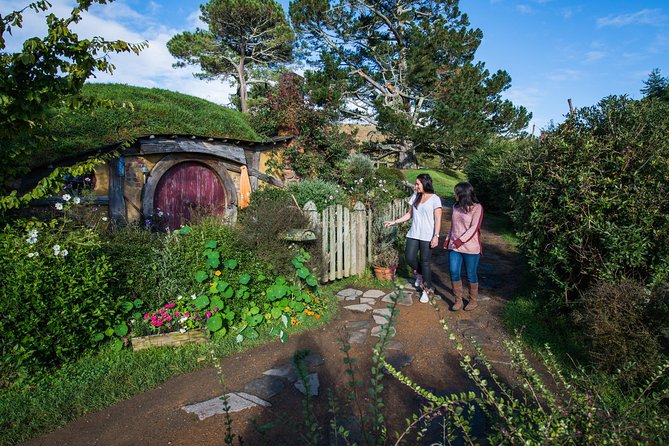 Hobbiton Movie set & Waitomo Caves Small Group Tour From Auckland - Simple ways to prepare