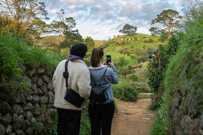 Hobbiton Movie Set & Waitomo Glow Worm Caves Private Tour - Is $614.37 per person good value?