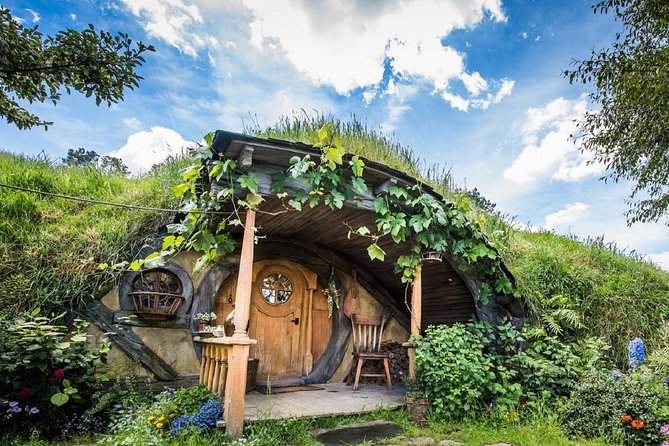 Hobbiton & Waitomo Caves Guided Day Trip from Auckland incl lunch - The return through Waikato country