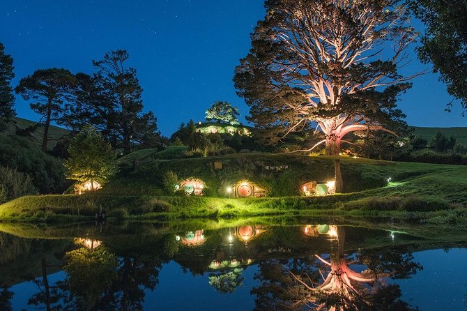 Hobbiton & Waitomo Caves Small Group Tour from Auckland inc Lunch - Waitomo Glowworm Caves, below the surface