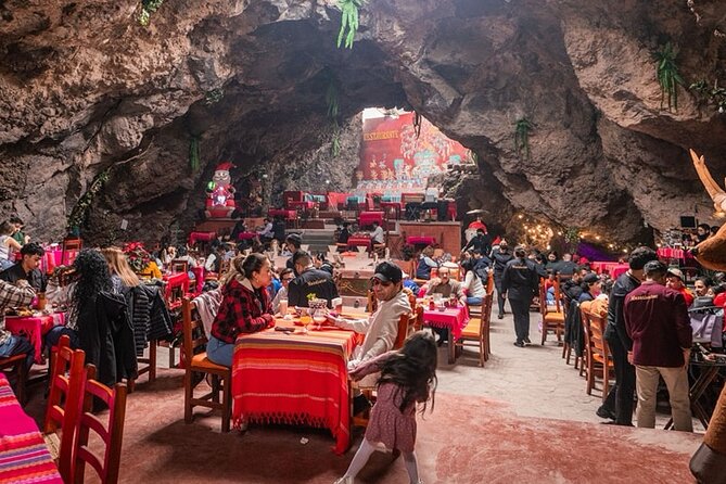 Hot air balloon flight in Teotihuacán + Breakfast in a Cave - Why the balloon flight is the morning’s main event