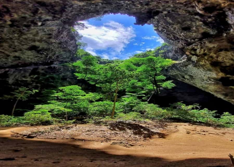 Hua Hin: Phraya Nakhon Cave Tour - What to pack for this cave and beach day