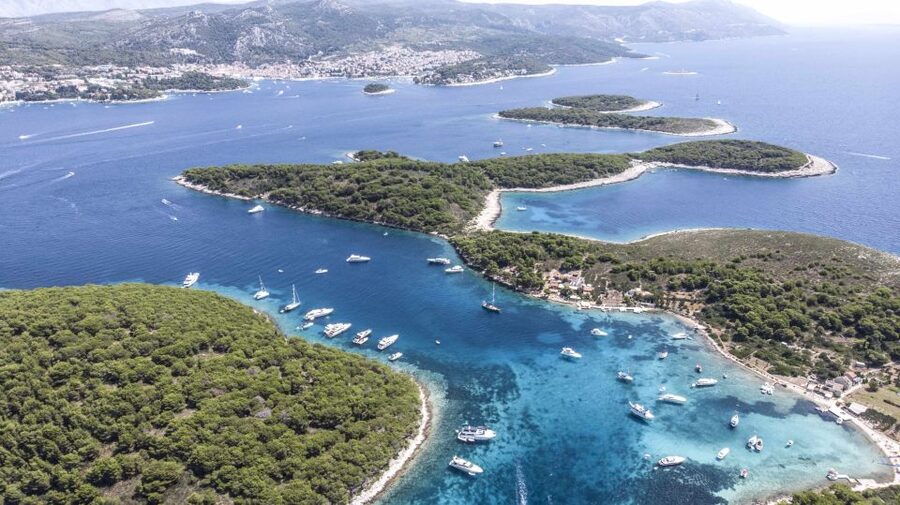 Hvar: Blue Cave, Green Cave & Stiniva Beach Speed Boat Tour - What the boat setup includes