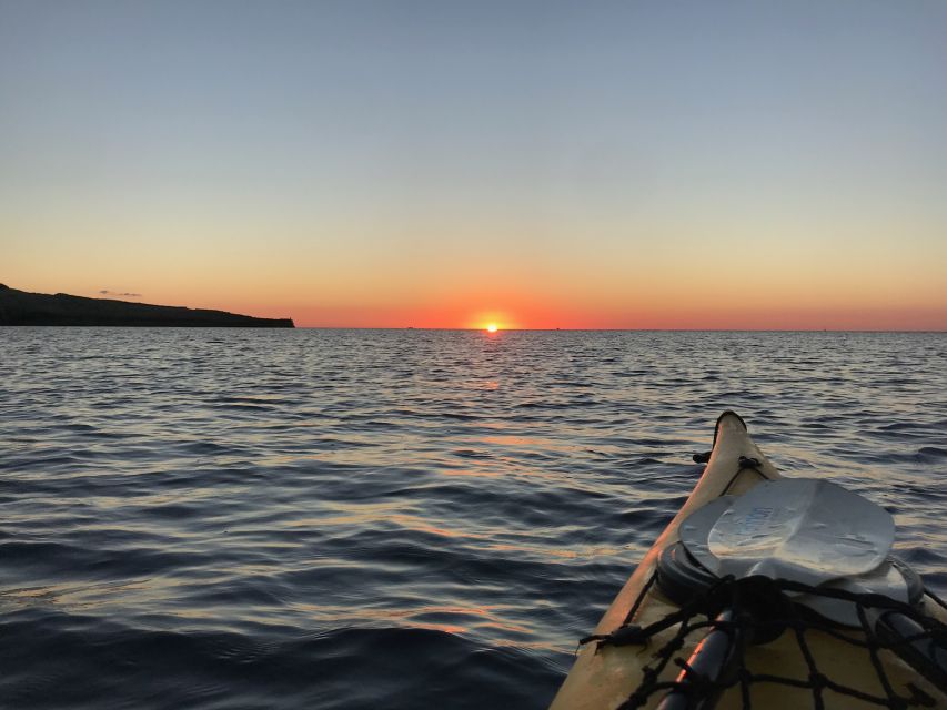 Ibiza: Sea Kayaking at Sunset and Sea Caves Tour - Which guides and guiding style to expect