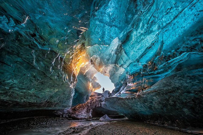 Ice Cave Tour in the National Park of Vatnajökull - Reaching Vatnajökull’s changing ice