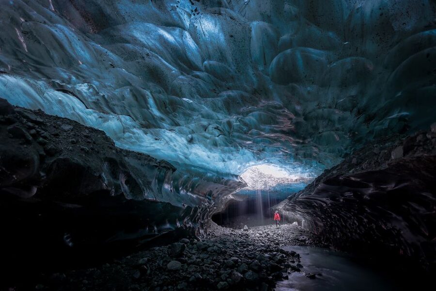 Iceland: Ice Cave Captured with Professional Photos - Why Sapphire Ice Cave changes with the season