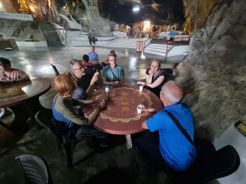 Ipoh Cave Temples Tours - The oldest temple and its Chinese-style details