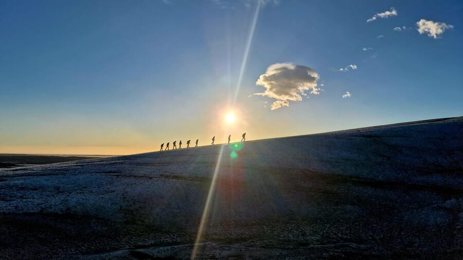 Jökulsárlón: Blue Ice Cave Tour and Glacier Walk - The guide makes the difference