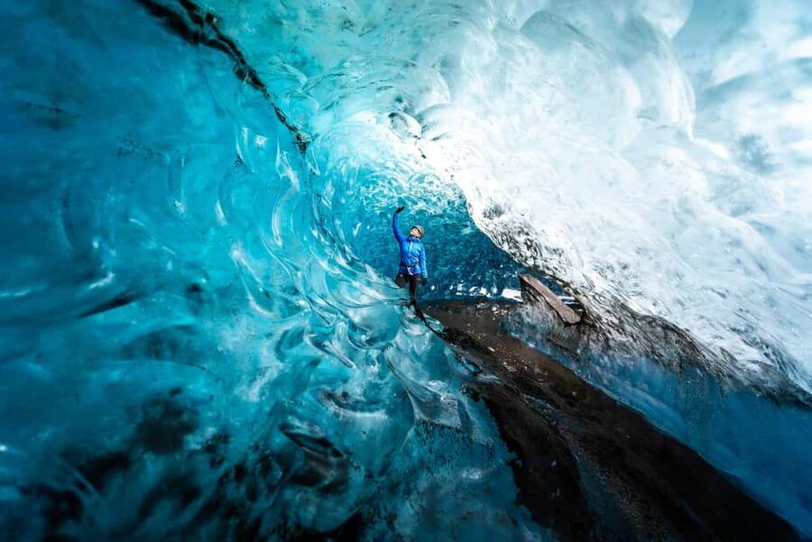 Jökulsárlón: Glacier Hike to a Remote Ice Cave - What to wear and bring