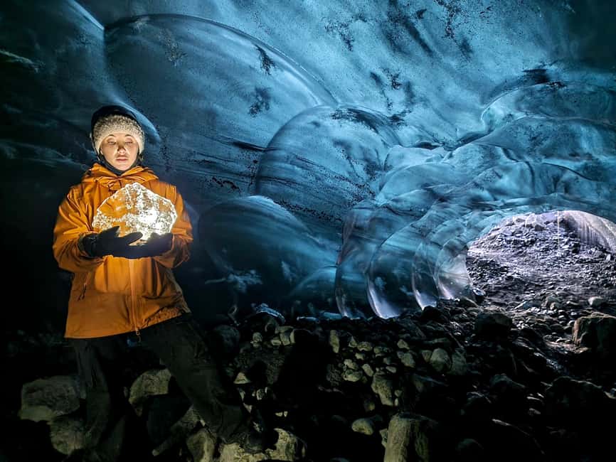 Jökulsárlón Ice Cave Tour - Inside Vatnajökull glacier - The ride from Jökulsárlón to Vatnajökull