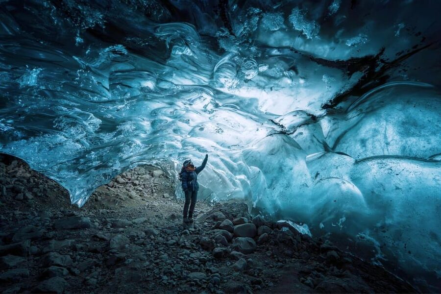 Jökulsárlón: The Original Ice Cave Tour on Vatnajökull - A beginner-friendly walk on crampons