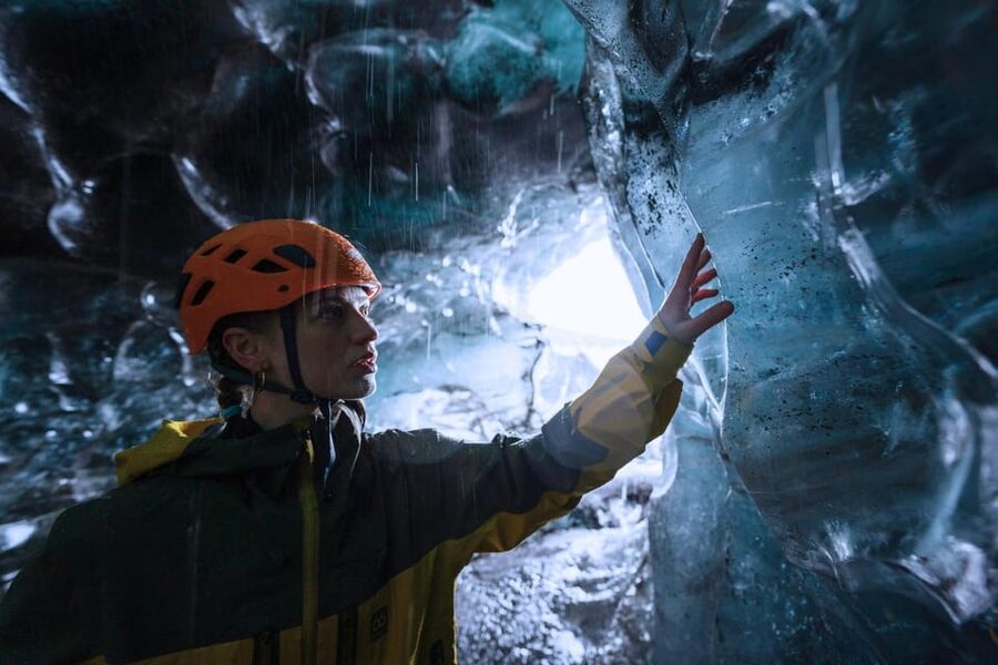 Jökulsárlón: The Original Ice Cave Tour on Vatnajökull - Why the guide makes the difference