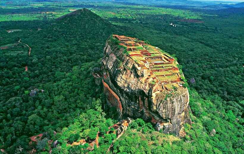 Kandy: Sigiriya Fortress & Cave Temple Full Day Private Tour - What to pack and what to wear