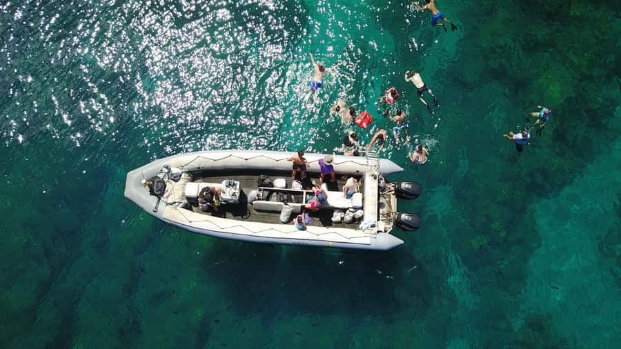 Kauai: Nā Pali Coast Zodiac Raft Sea Caves + Snorkel - Packing and comfort tips that matter