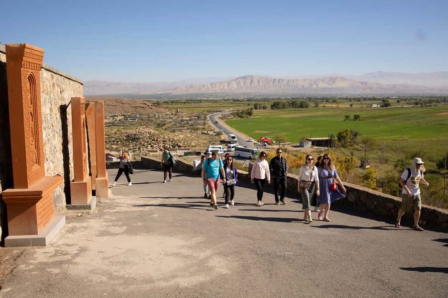 Khor Virap, Noravank and Birds' Cave Trip with Wine Tasting - Noravank among red and orange cliffs