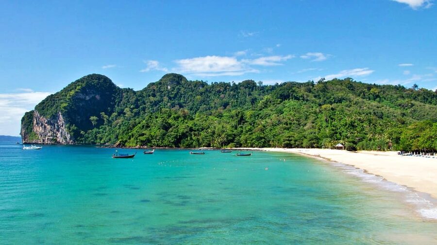 Ko Lanta: Emerald Cave and 4 Islands Tour by Longtail Boat - Swimming through Koh Mook’s dark tunnel