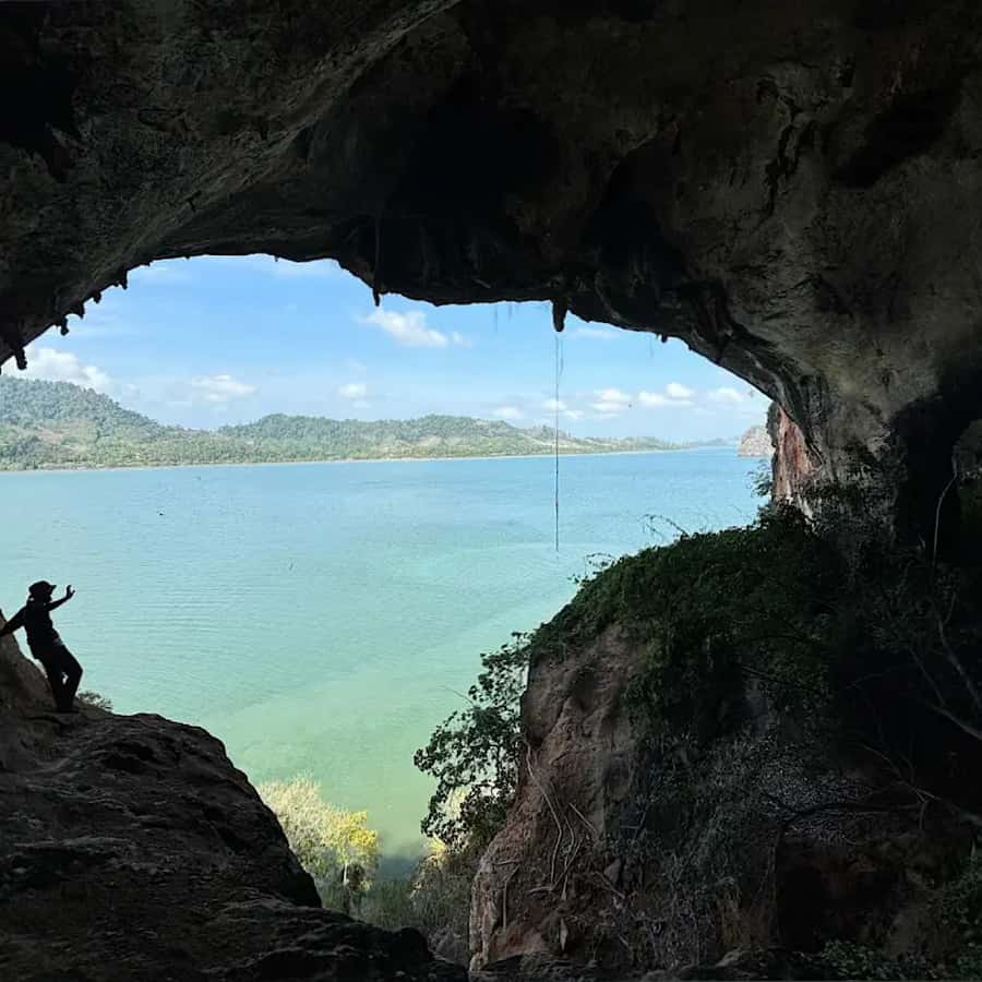 Ko Lanta: Half-Day Kayaking Koh Phee & Koh Talabeng 2 Caves - What the caves add to the outing