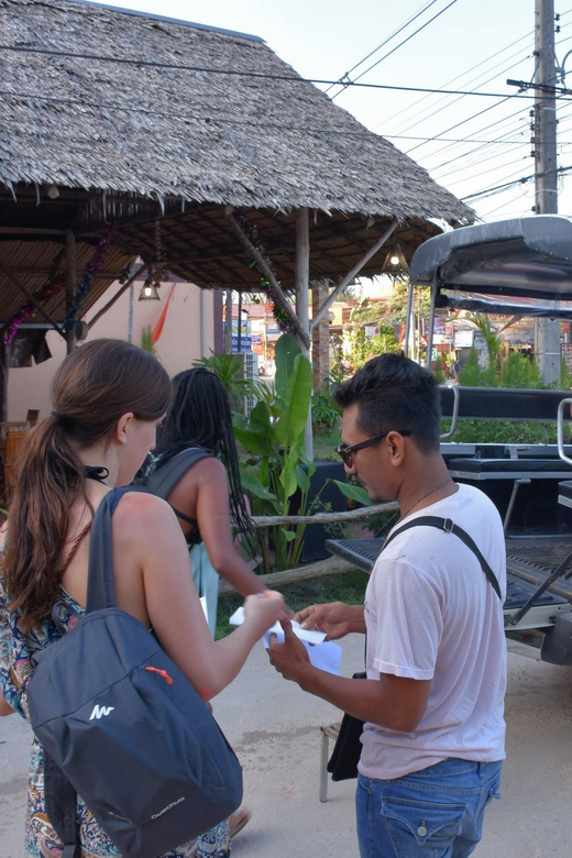 Koh Lanta: 4 Islands and Emerald Cave Tour by Longtail Boat - Four Islands, One Long Day at Sea