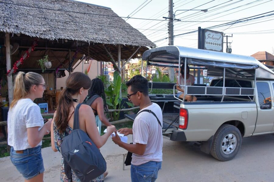 Koh Lanta: 4 Islands and Emerald Cave Tour by Longtail Boat - Koh Chueak: Your First Swim and Snorkel