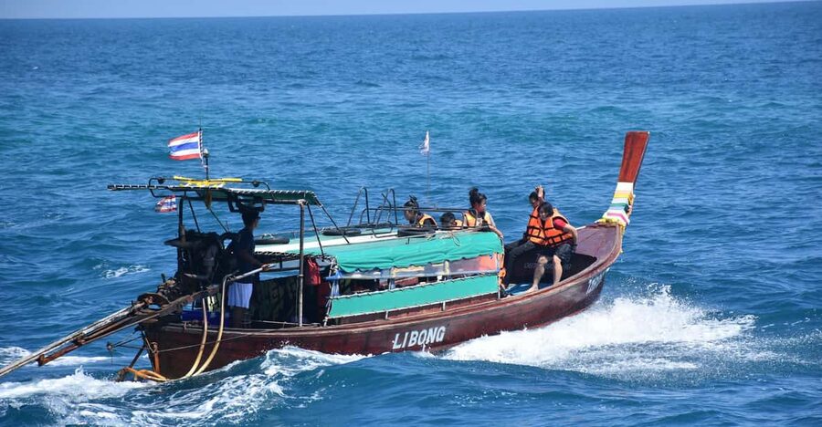 Koh Lanta: 4 Islands and Emerald Cave Tour by Longtail Boat - Koh Ngai: The Best Beach Break