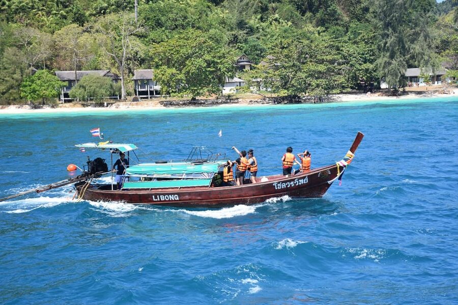 Koh Lanta: 4 Islands and Emerald Cave Tour by Longtail Boat - The Longtail Boat: Charming, Loud, and Wet