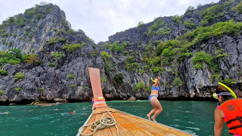 Koh Lanta: 4 Islands, Emerald Cave & Koh Kradan by Longtail - Snorkeling at Koh Chueak or Koh Maa