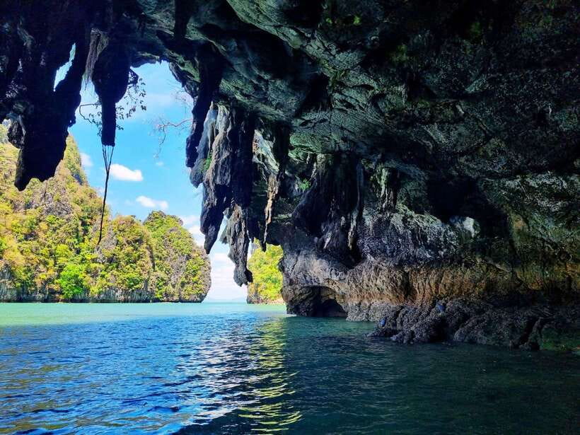 Koh Lanta: Sea Cave Kayaking and Talabeng Island Tour - The guide can shape the day