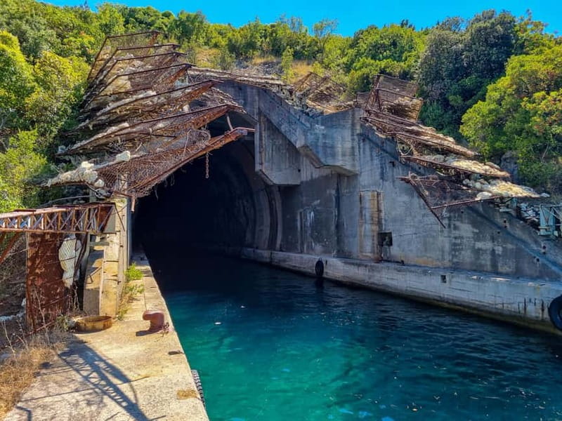 Kotor: Blue Cave, and Full Bay Speedboat Tour - Guide quality, group size, and the mixed picture