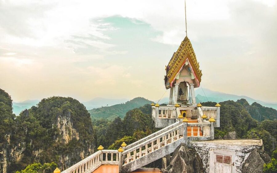 Krabi: Tiger Cave, Hot Springs and Emerald Pool Jungle Tour - Lunch is practical, not an afterthought