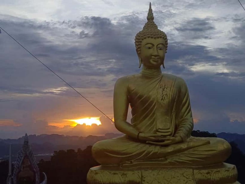 Krabi: Tiger Cave Temple Sunset Tour - Monkeys on the temple route