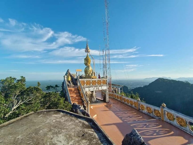 Krabi: Tiger Cave Temple Sunset Tour - The golden Buddha and the summit