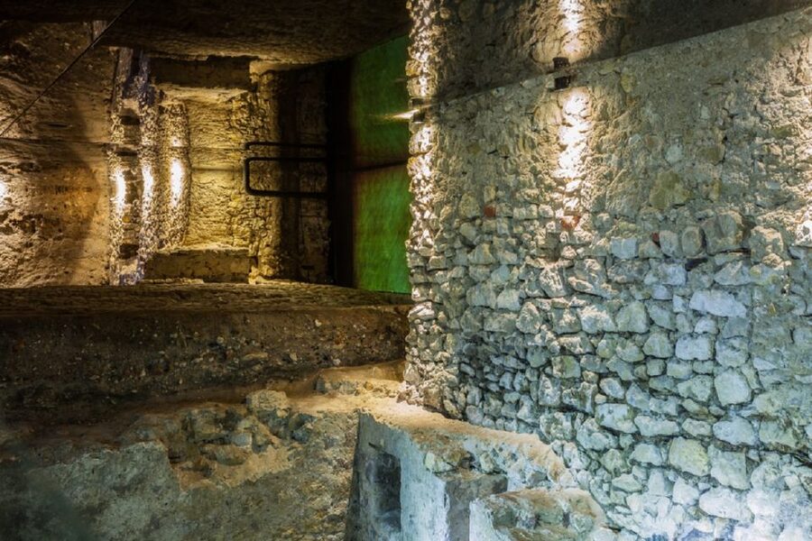 Krakow: Old Town Rynek Underground Entry and Guided Tour - Traders, city models, and the working market
