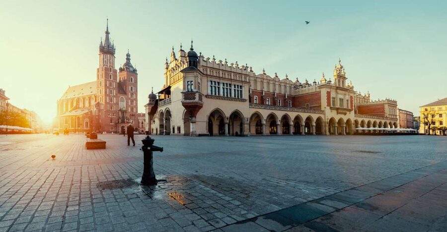 Krakow: Rynek Underground Museum Guided Tour & Stories - What the medieval market reveals