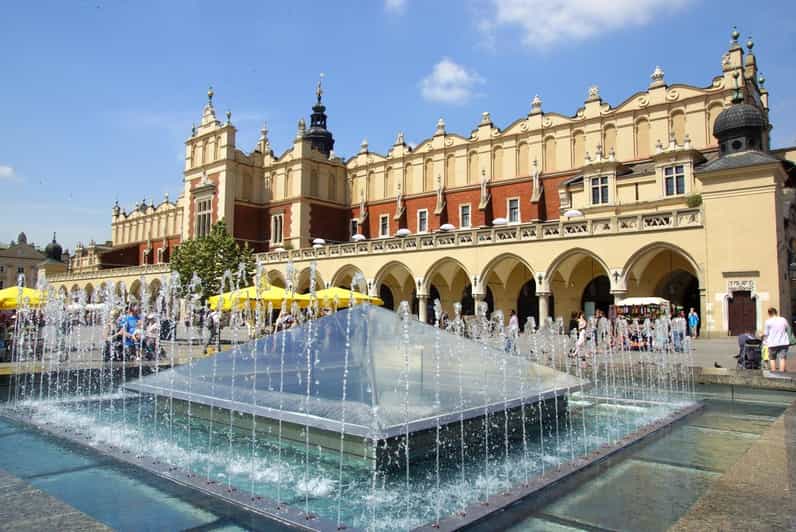 Krakow's Rynek Underground Museum Tour with Ticket and Guide - Entering the Rynek Underground Museum