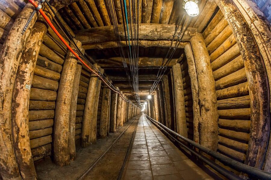 Krakow: UNESCO Underground Boat Expedition & Salt Mine Tour - Timing, group size, and the real length of the day