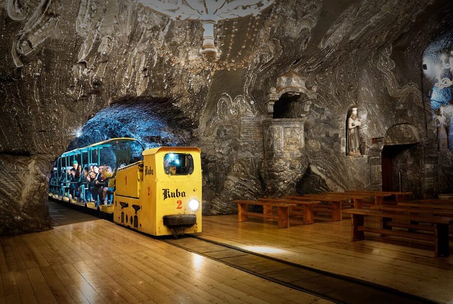 Krakow: UNESCO Underground Boat Expedition & Salt Mine Tour - The drive from Krakow to Bochnia