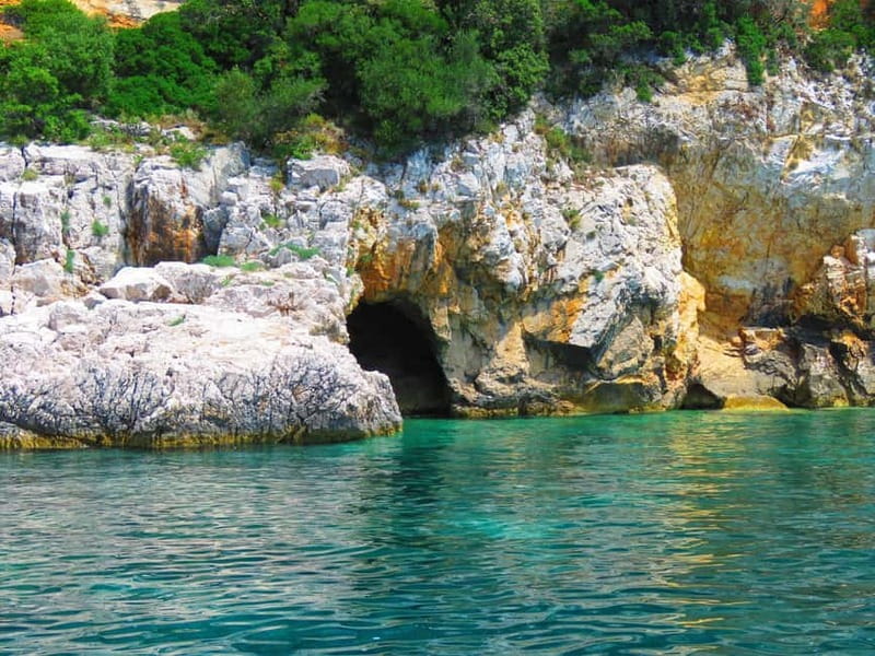 Krk: Golden Beach and Blue Cave Cruise with Welcome Drink - Golden Beach, the cruise’s main reward