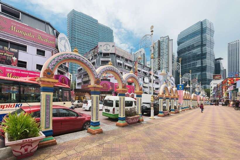 Kuala Lumpur: Batu Caves & Historic Buildings Tour - The guide makes the difference