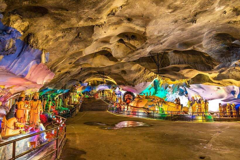Kuala Lumpur : Batu Caves Private Tour - Dress properly for a working temple