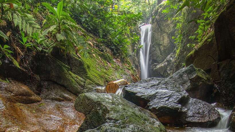 Kuala Lumpur: Batu Caves, Ramayana Caves & Kanching Falls - Should you book the Batu Caves and Kanching Falls tour?