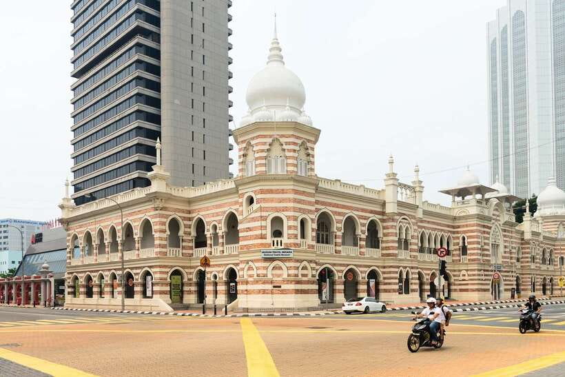 Kuala Lumpur Full-Day Sightseeing Tour with Batu Caves - Batu Caves and 272 steps to the Temple Cave