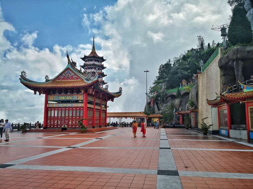 Kuala Lumpur: Genting Highlands & Batu Caves Day Trip - The guides can shape the whole day