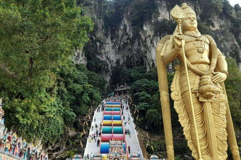 Kuala Lumpur: Kuala Gandah and Batu Caves Private Trip - Feeding the elephants with sugar cane and bananas